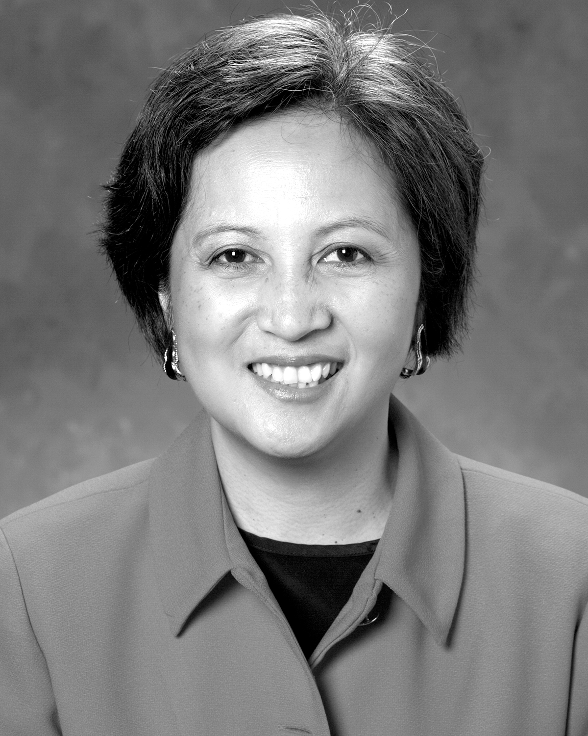 headshot of mary anne akers